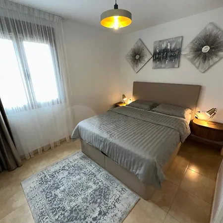 Apartment Esmeralda *